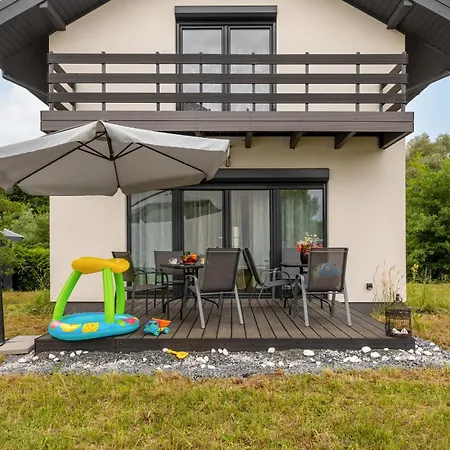 Holiday home Zaciszny Dom Harald - Taras & Ogrod - Wyspa Wolin By Renters