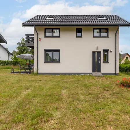 Holiday home Zaciszny Dom Harald - Taras & Ogrod - Wyspa Wolin By Renters *